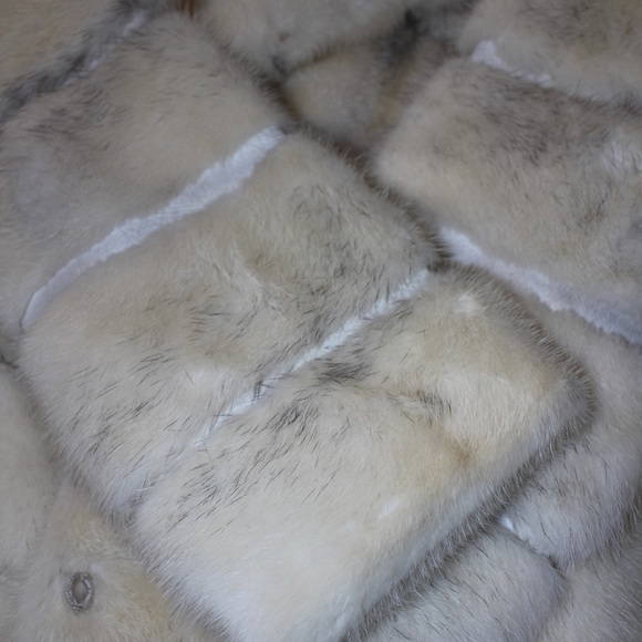 NELSON FURS Long Fur and Leather Coat With Removable Bottom - Picture 7 of 16